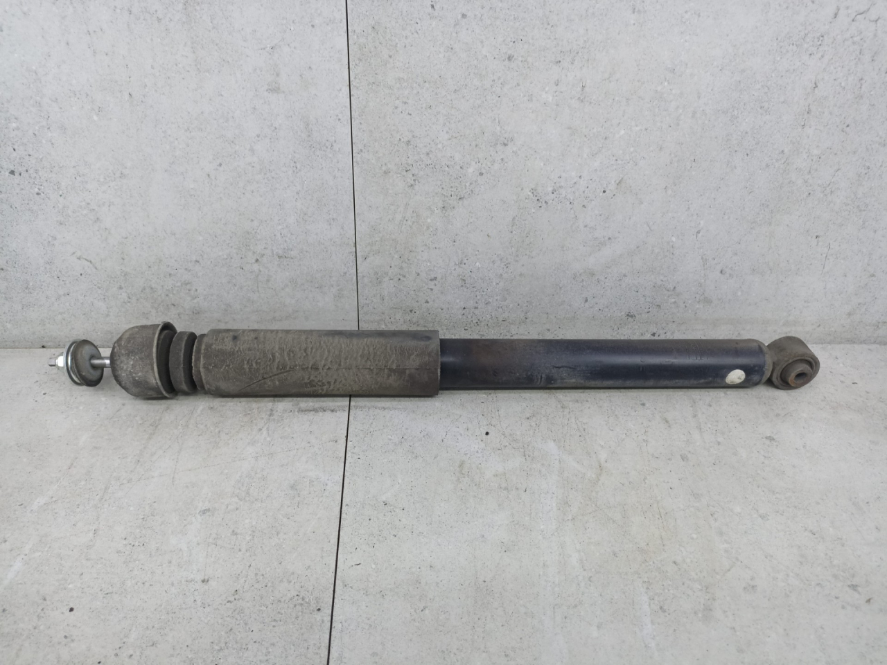 амортизатор задний Nissan Juke YF15 (2010 - 2014), 562102KC1B - фото №1