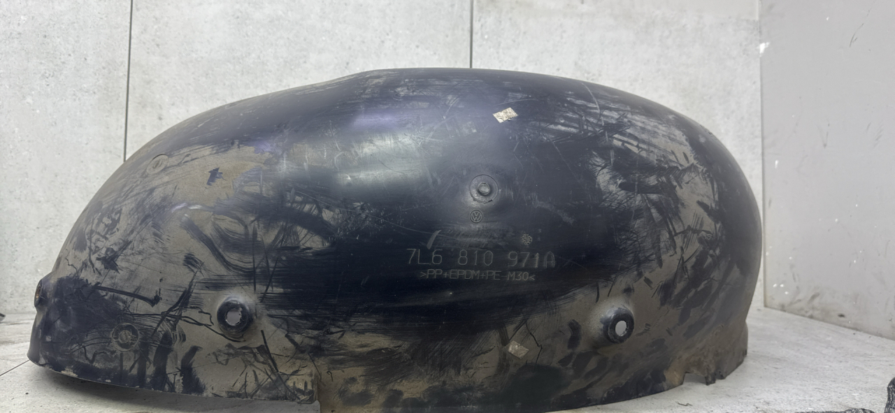 защита арок задняя левая (подкрылок) Volkswagen Touareg 1 поколение (2002 - 2007), 7L6810971A - фото №1