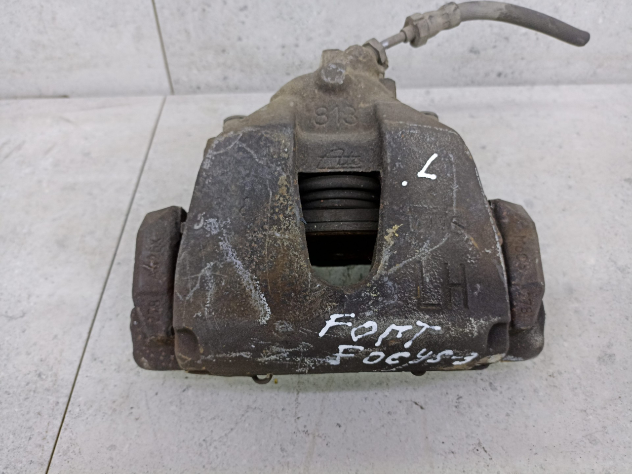 суппорт передний левый Ford Focus 3 поколение 2012, 1682876 - фото №1