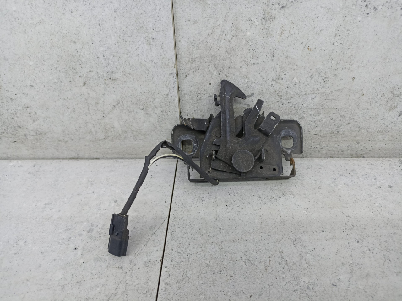 замок капота Renault Trafic 3 поколение 2014, 656014939R - фото №1