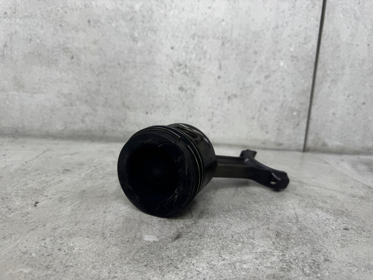 поршень Renault Logan 1 поколение (2004 - 2009), 7701475074 - фото №1