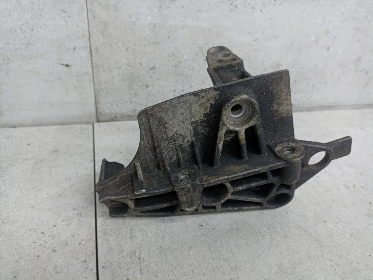 кронштейн двигателя Nissan Note E11 (2005 - 2009), 8200408663 - фото №1