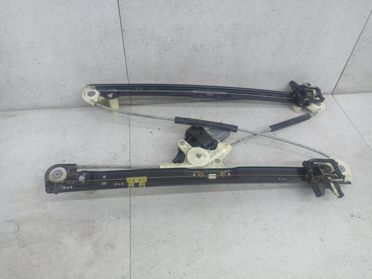 стеклоподъемник задний правый Land Rover Range Rover Sport 2 поколение 2016, DK6227000AG - фото №1