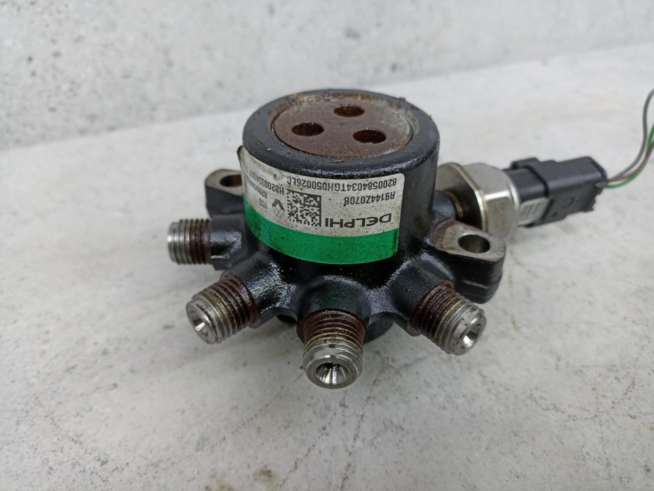 топливная рампа Renault Megane 2 поколение 2006, 9307Z511A, H8200334367, 8200584034 - фото №1