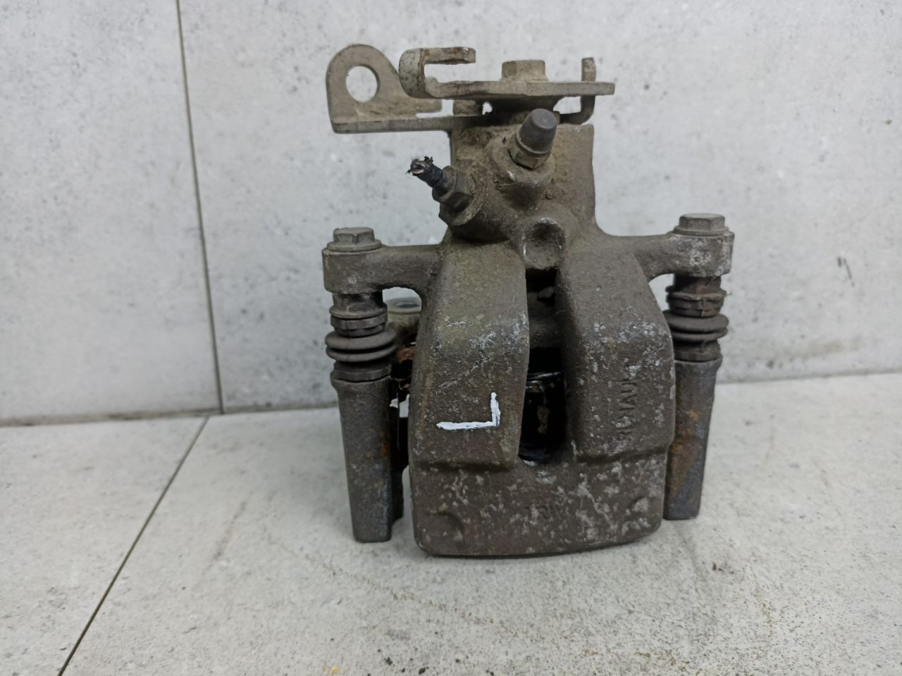 суппорт задний левый Renault Megane 3 поколение 2012, 440119651R - фото №1