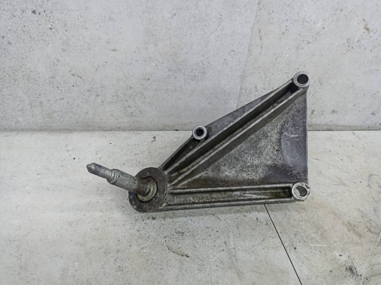 кронштейн двигателя Renault Laguna 2 поколение 2003, 8200000023 - фото №1