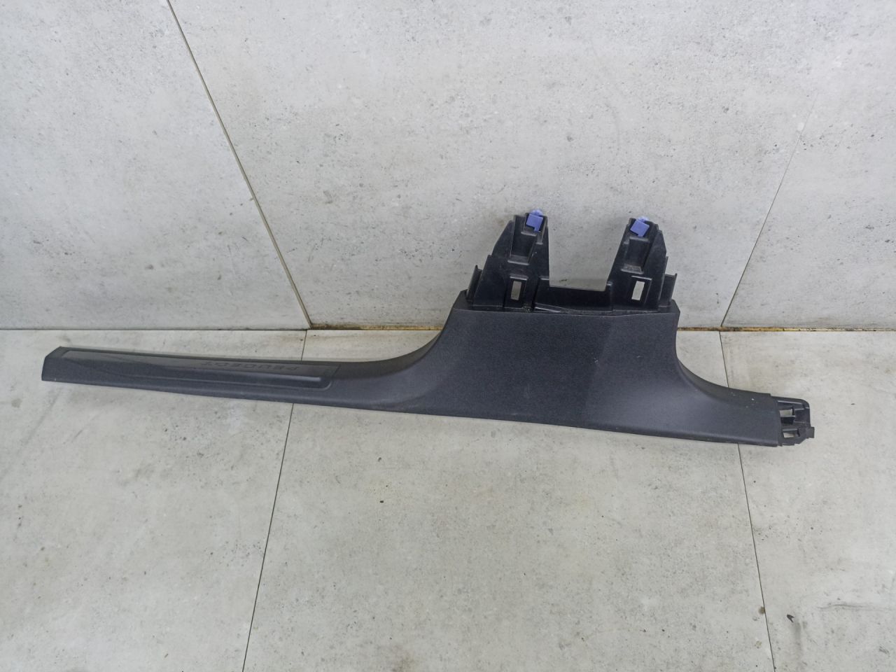 накладка на порог внутренняя Peugeot 3008 2 поколение 2017, 9824062277 - фото №1