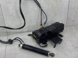 моторчик (насос) подъема крышки багажника (3-5 двери) Porsche Cayenne 957 [рестайлинг] (2007 - 2010), 7L5871789