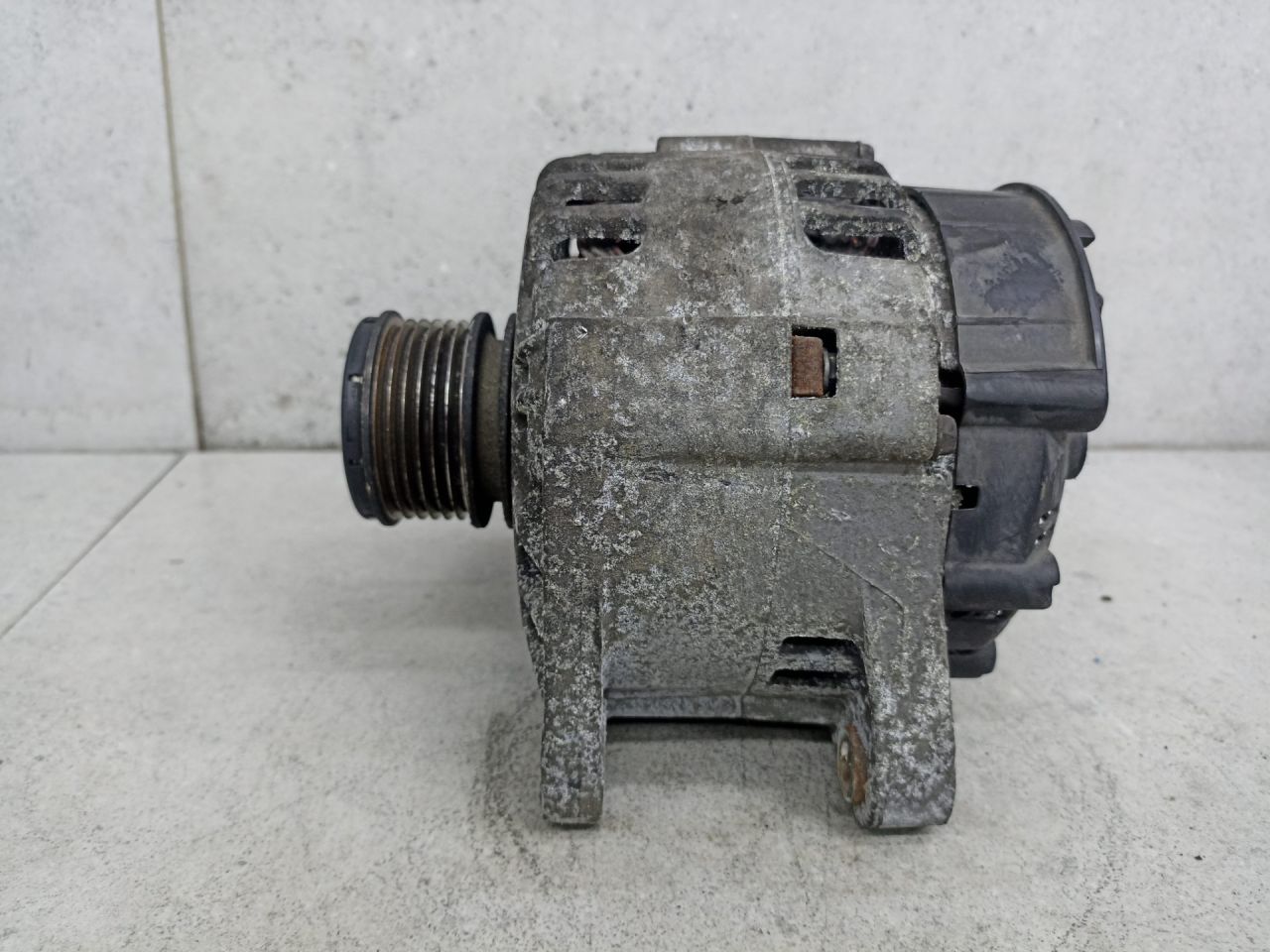 генератор Dacia Logan 1 поколение 2006, 8200537415-B - фото №1