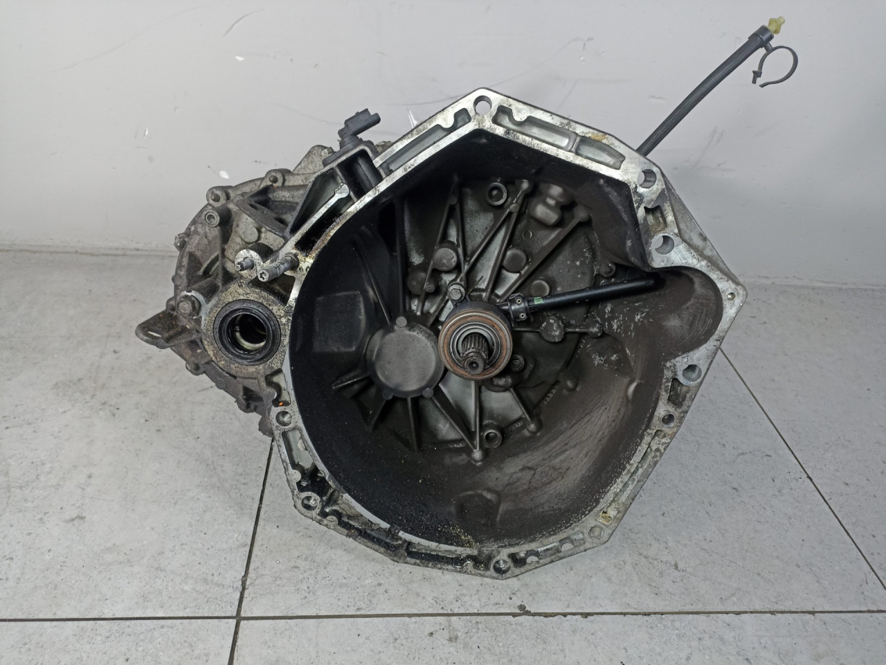 КПП механическая (МКПП) Renault Megane 3 поколение 2011, 1.5 л., TL4, TL4022 - фото №1