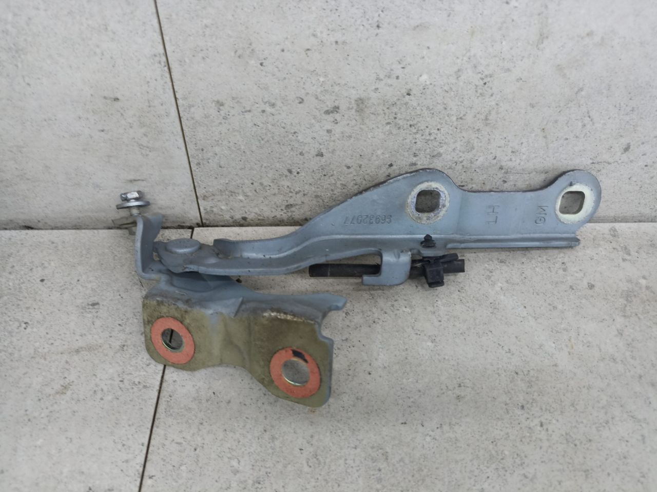 петля капота левая Chevrolet Cruze 1 поколение 2010, 96932077 - фото №1