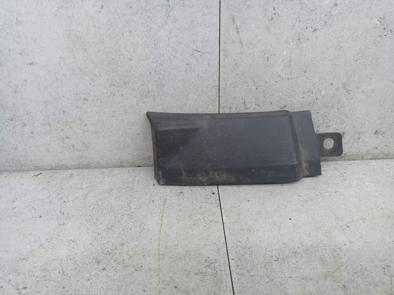 молдинг заднего бампера Mercedes-Benz Sprinter 2 поколение (W906) 2009, A9068802871, A9068803071 - фото №1