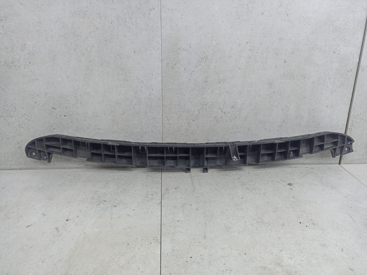 Крепление бампера заднего Bentley Flying Spur 2 поколение 2017, 6.0 л., CVAA, бензин, 4W0807862 - фото №1