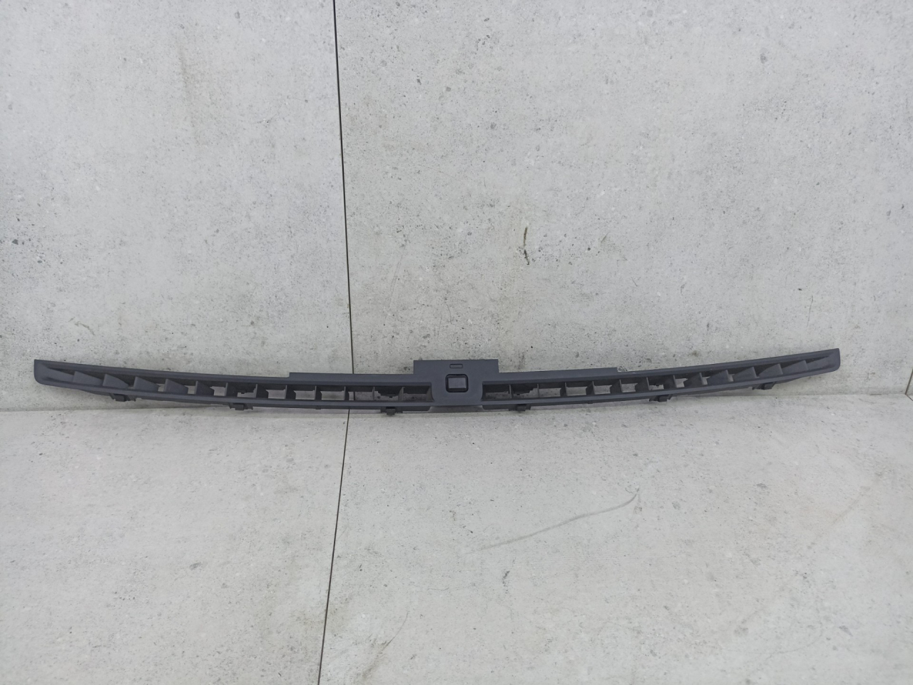 дефлектор обдува салона Porsche Macan 1 поколение 2018, 95B858189 - фото №1