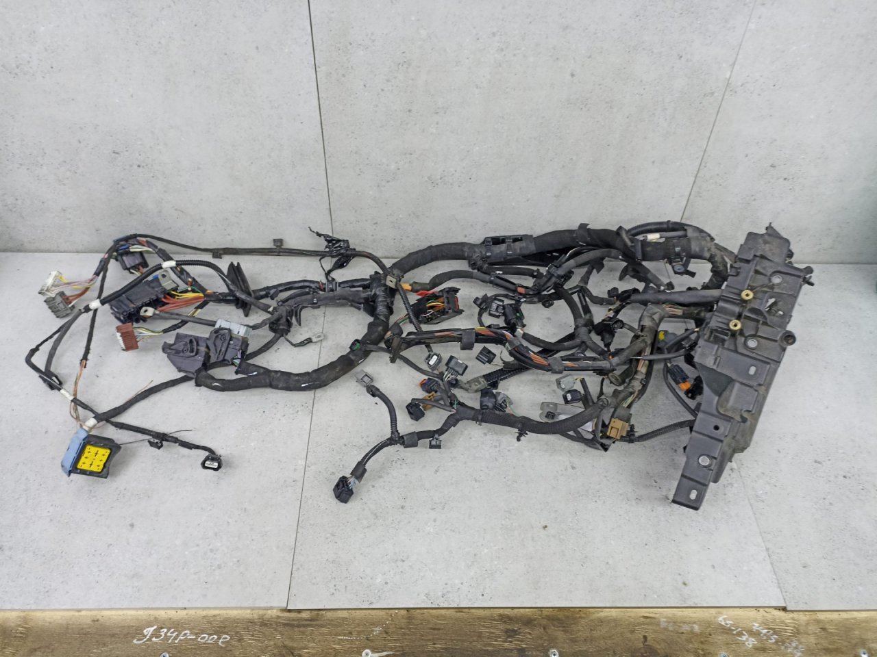 проводка двигателя Renault Megane 4 поколение 2018, 1.5 л., 242105599R - фото №1