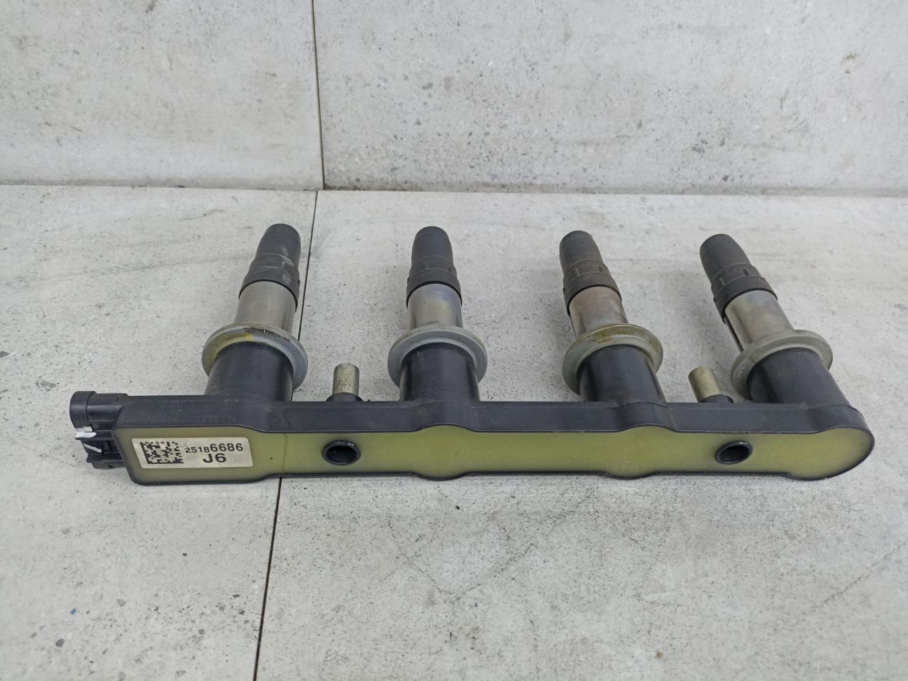 катушка зажигания Chevrolet Cruze 1 поколение 2011, 25186686 - фото №1