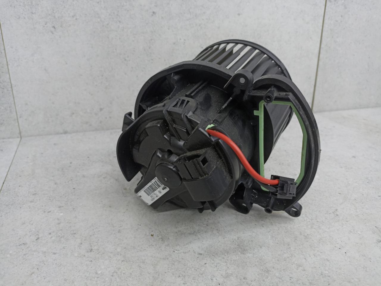 моторчик печки Renault Scenic 4 поколение (2016 - 2020), T911738 - фото №1