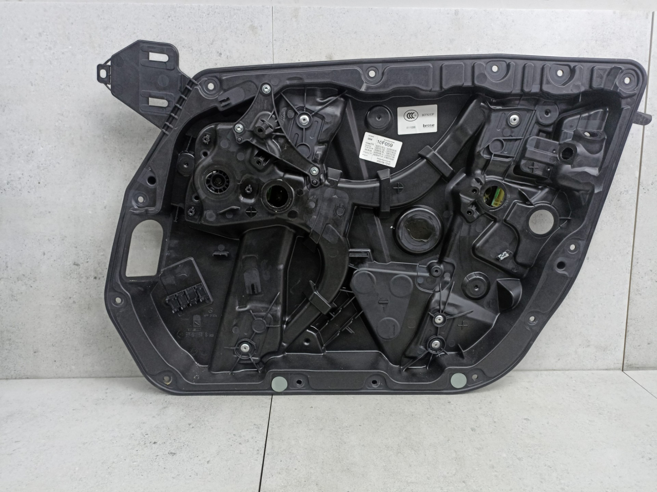 стеклоподъемник передний правый Mercedes-Benz GLC Coupe C253 2018, A2537230214 - фото №1