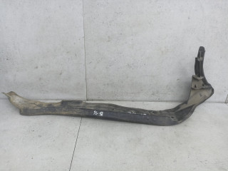 пыльник переднего крыла Audi Q7 4L 2008, 4L0821111