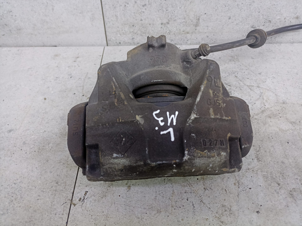 суппорт передний левый Renault Megane 3 поколение 2012, 410111495R - фото №1