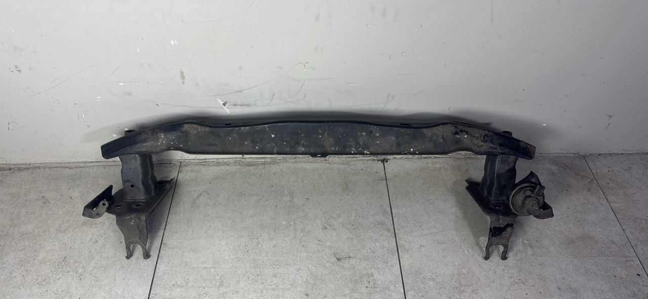 усилитель бампера переднего Volkswagen Touareg 1 поколение (2002 - 2007), 7L0807109 - фото №1