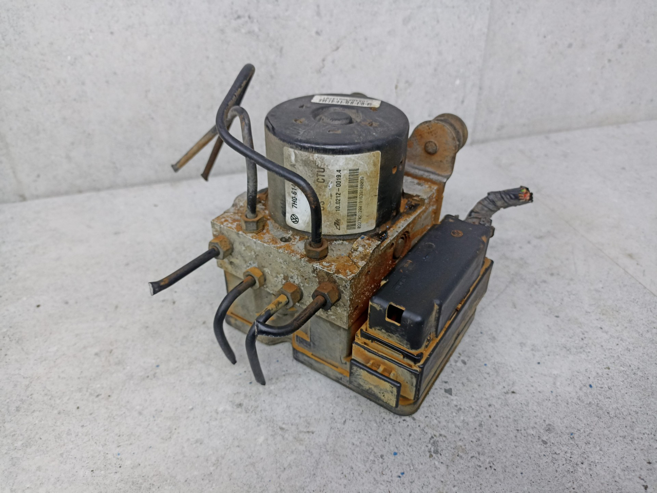 блок ABS Volkswagen Transporter T5 2008, 7H0614117A, 7H0907379S - фото №1