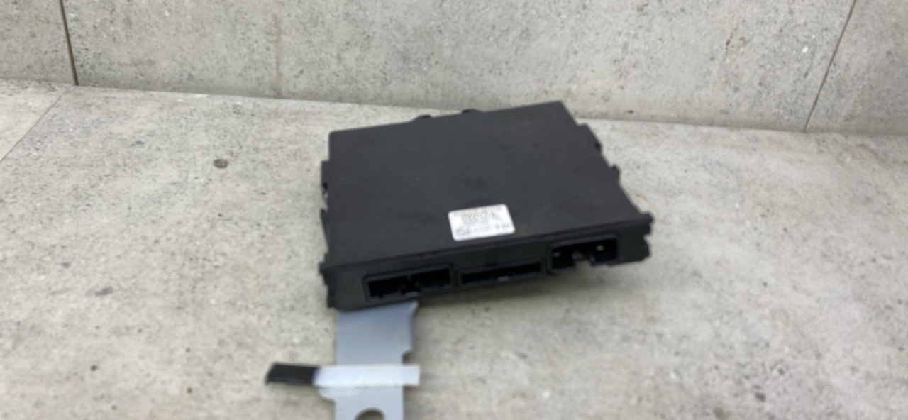 блок управления (другие) Toyota Hilux 8 поколение (2015 - 2020), 89260-0K180 - фото №1