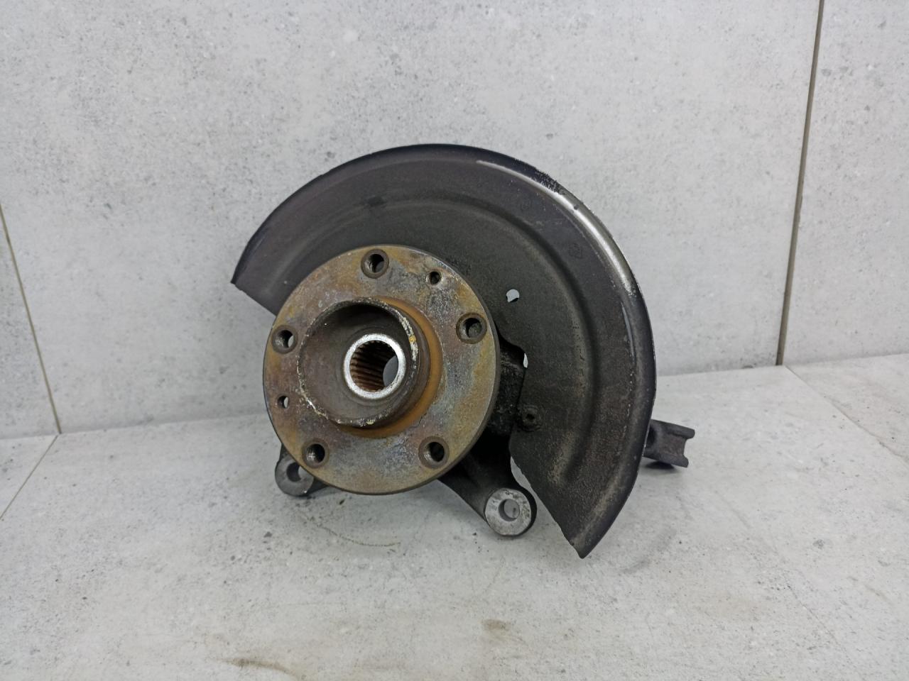 кулак поворотный правый Renault Duster 1 поколение 2013, 8200881829 - фото №1