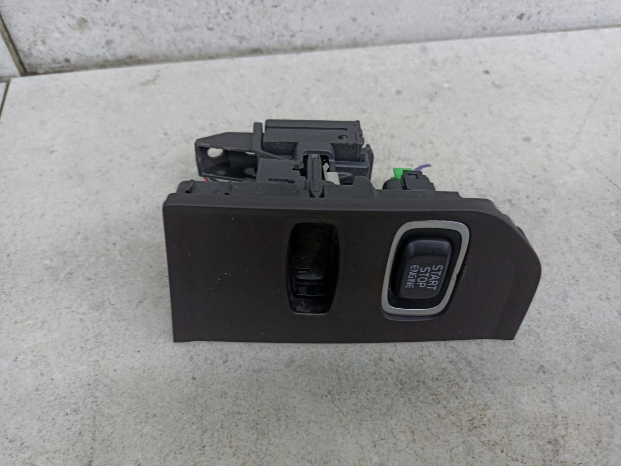 замок зажигания Volvo XC60 1 поколение 2011, 28227917 - фото №1