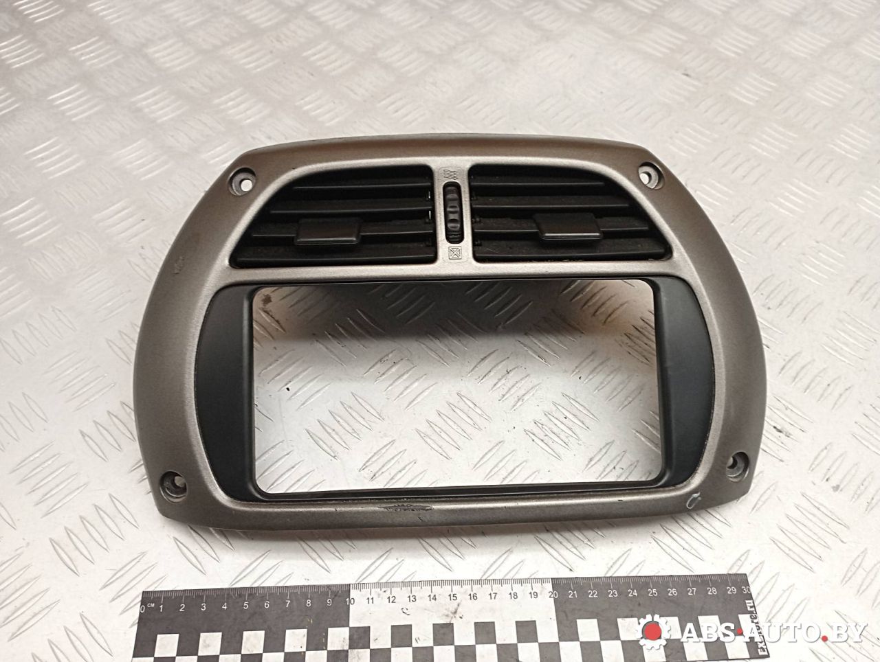 рамка под магнитолу Toyota RAV4 2 поколение (XA20) 2003, 2.0 л., 1CD-FTV, дизель, МКПП, внедорожник 5 дв., 4556432030, 4556442030, 5541042090, 5542142090, 55421190H1, 5541042080, 55421190H0, 554214208 - фото №1