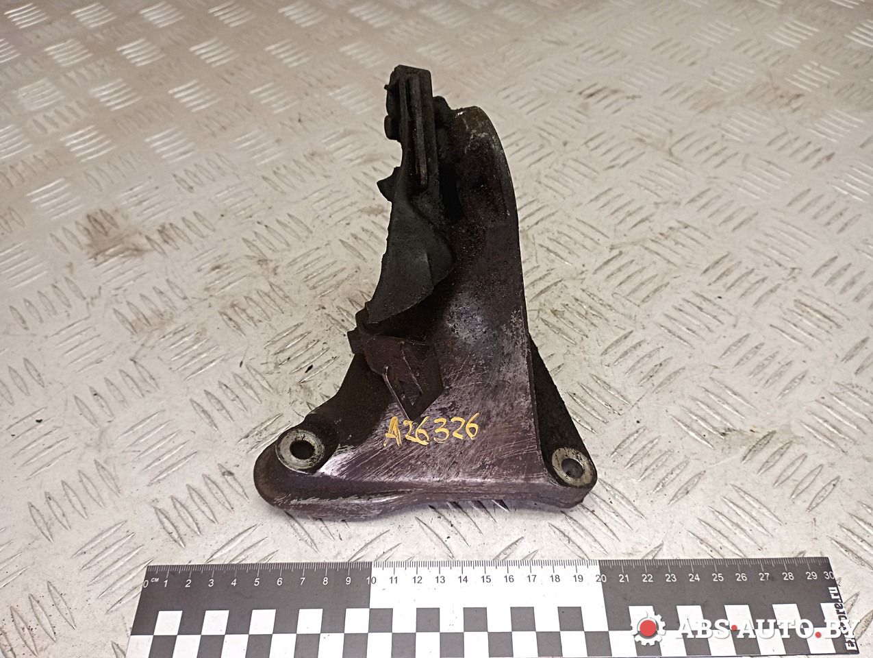 кронштейн двигателя Volvo V70 1 поколение 1999, 2.5 л., дизель, МКПП, универсал, 074199275 - фото №1