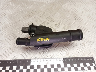 фланец (тройник) системы охлаждения Volkswagen Passat B6 2007, 2.0 л., дизель, АКПП, универсал, 038121132G, V100759