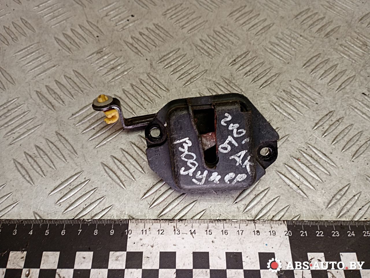 замок лючка топливного бака Chrysler Voyager 3 поколение 1998 - фото №1