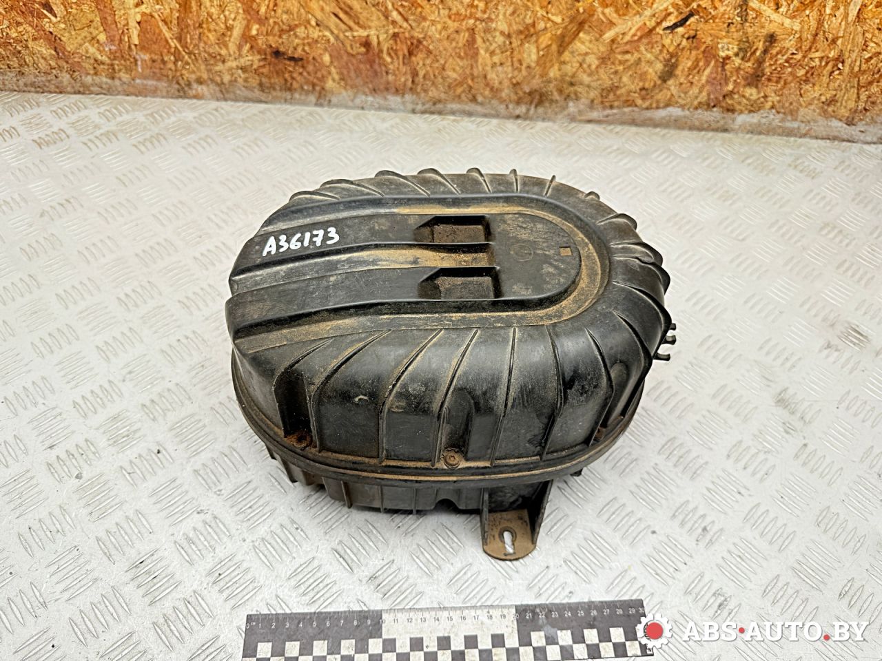 корпус воздушного фильтра Renault Scenic 1 поколение 1997, 2.0 л., F3R 796, бензин, МКПП, 7700873577, 7700864696 - фото №1