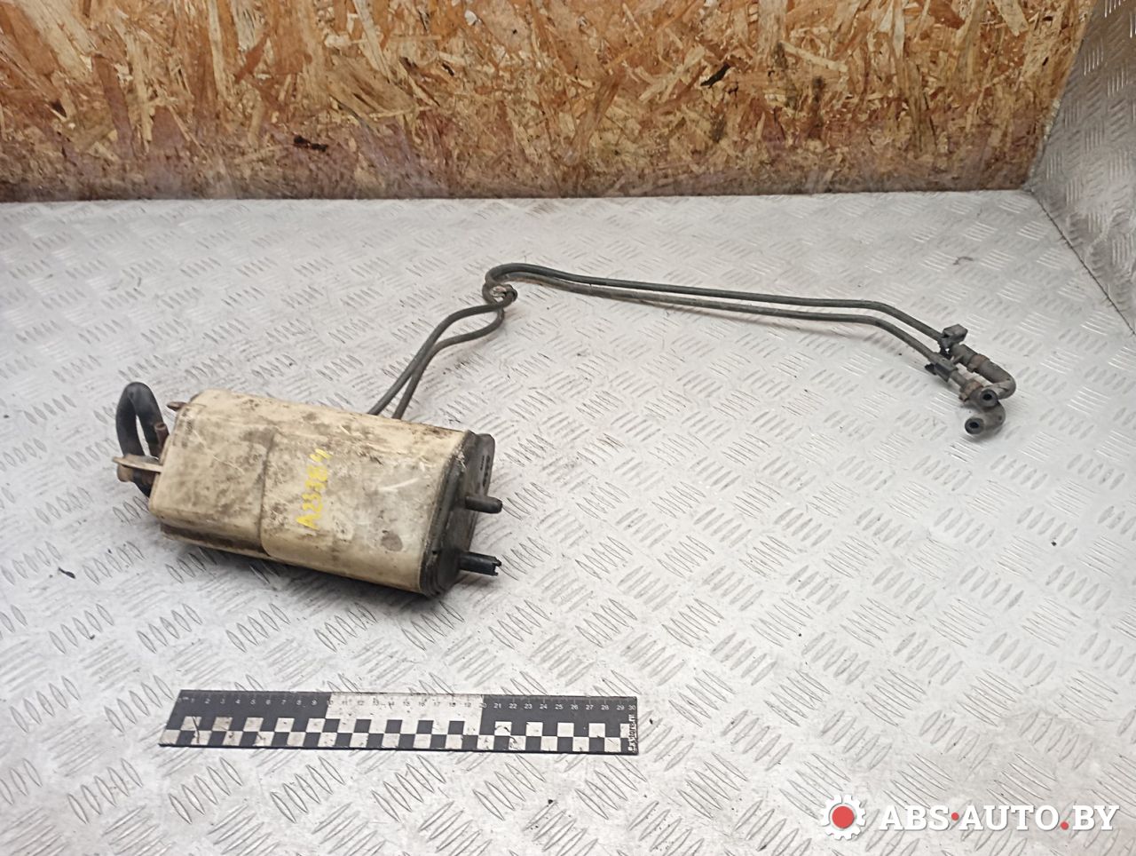 адсорбер Audi 80 B3 1990, 1.8 л., бензин, 893201801B - фото №1