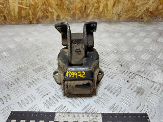 подушка крепления двигателя Mitsubishi Pajero 3 поколение 2002, 3.2 л., дизель, МКПП, внедорожник 3 дв., полный привод, MR554231, MR374898