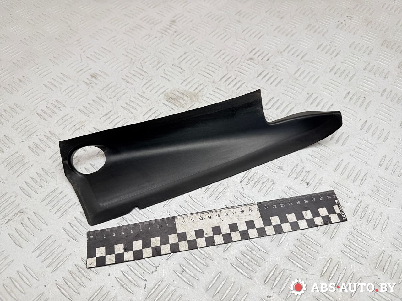 ус под фонарь правый Peugeot 3008 1 поколение 2012, 1.6 л., 9HR (DV6C), дизель, робот, 9670553380 - фото №1