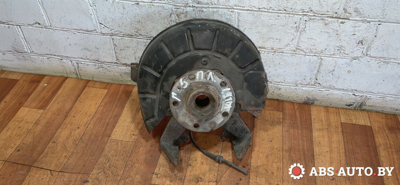 ступица передняя левая Volkswagen Golf 5 поколение 2005, 1.9 л., дизель - фото №1