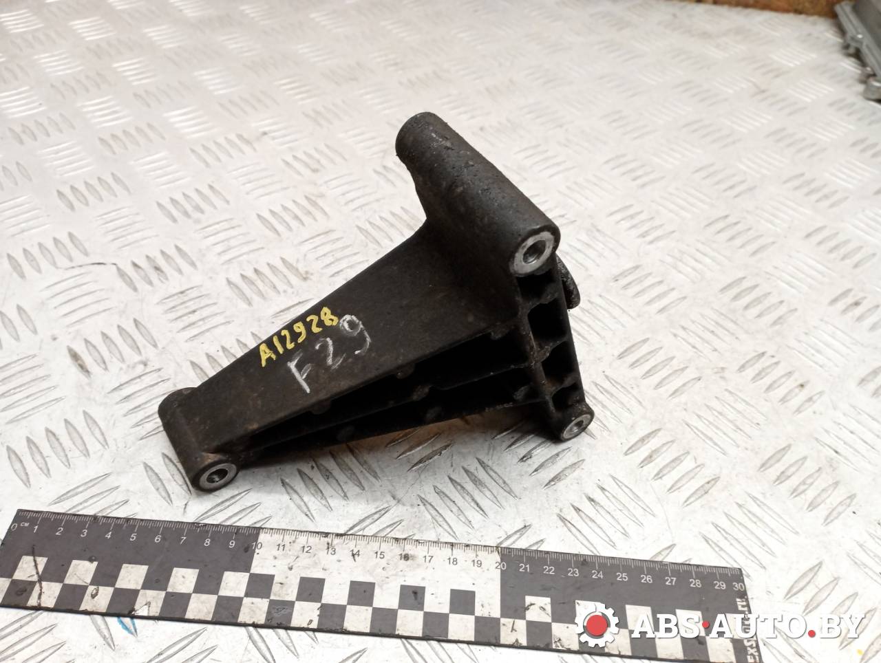 кронштейн компрессора кондиционера Mercedes-Benz Vito W639 2010, 2.2 л., дизель, МКПП, A6112341039, 6112341039 - фото №1