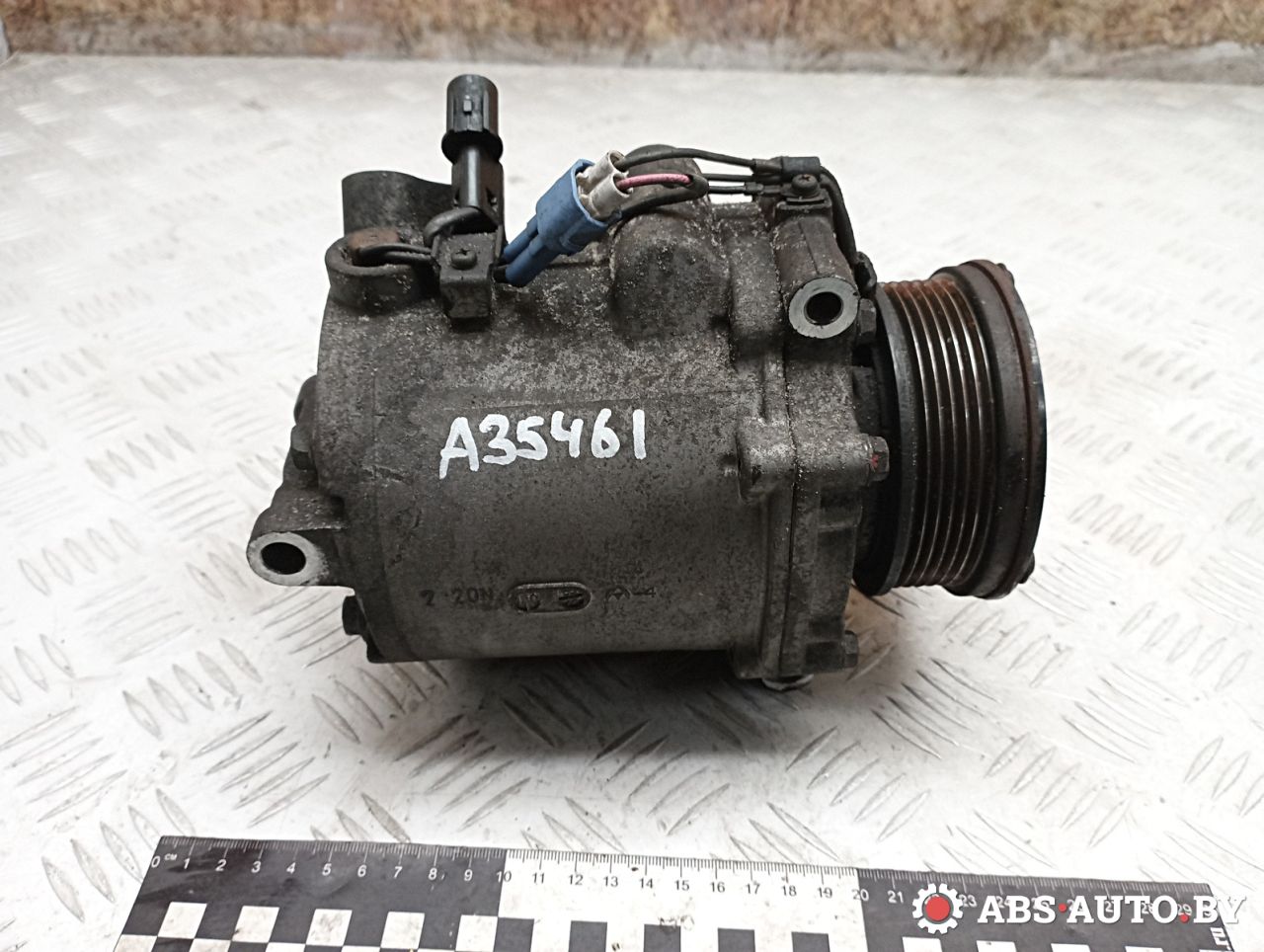 компрессор кондиционера Peugeot 4007 1 поколение 2011, 2.2 л., 4HN (DW12MTED4), дизель, МКПП, внедорожник 5 дв., правый руль, 7813A091, 240972, KCM0972GW, KCM0972YU, KCM0972ZR, KCM0972ZS, KCM1972GW, 7813A068, 7813A069, 7813A070, 7813A071, 7813A088, 7813A096, 7813A128, 7813A129, 7813A321, 7813A323, 7813A328, 7813A402, AKC011H238C, AKC011H238F, AKC200A221, AKC200A221A, AKC200A221G, AKC200A222, AKH200A221G, 1607025280, 6433WA, 6453VZ, 6453WA, 501N10158Z - фото №1