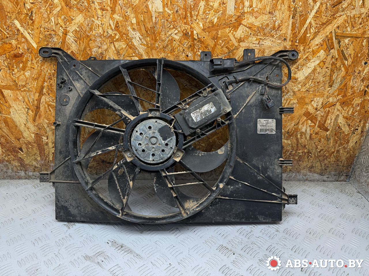 вентилятор радиатора Volvo S60 1 поколение 2003, 2.4 л., дизель, МКПП, седан, 3136613286, 1137328081, 8649634, 0130303909, 8649822 - фото №1