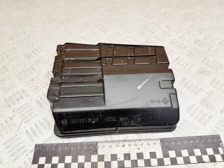 крышка блока предохранителей Peugeot 3008 1 поколение 2012, 1.6 л., 9HR (DV6C), дизель, робот, 9672188380