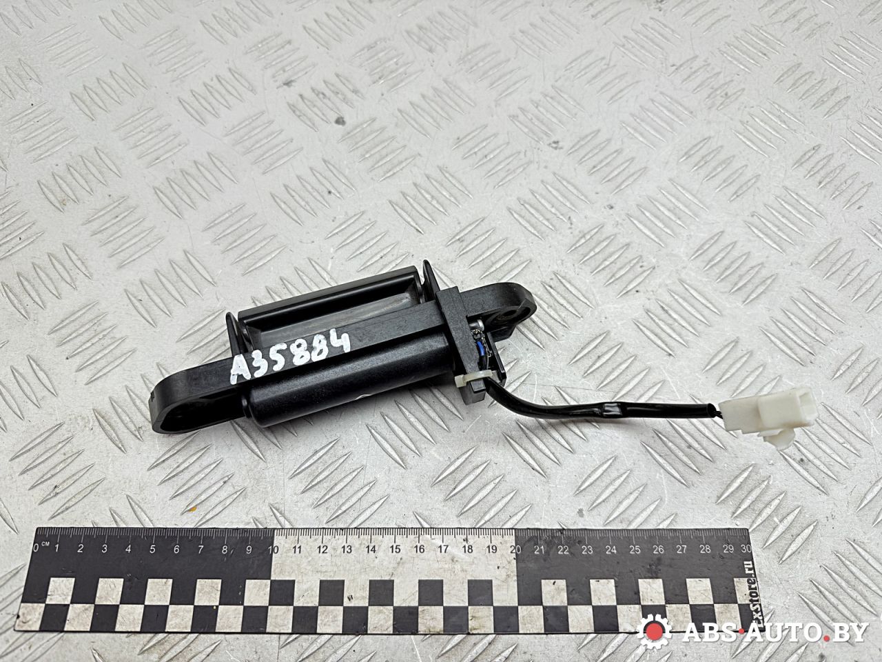 ручка крышки багажника Peugeot 4007 1 поколение 2011, 2.2 л., 4HN (DW12MTED4), дизель, МКПП, внедорожник 5 дв., правый руль, 649022 - фото №1