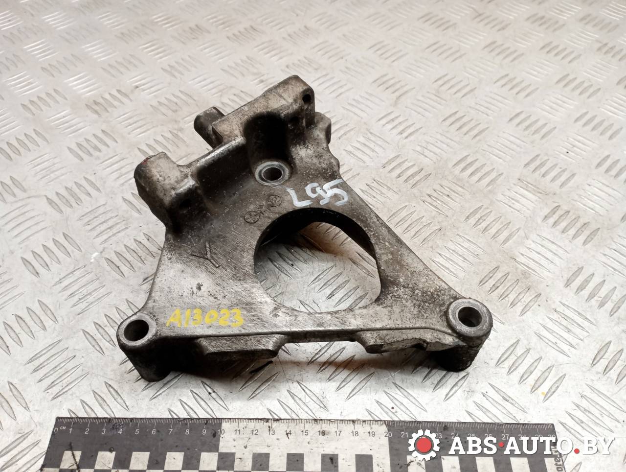 кронштейн двигателя Nissan Primera P12 2005, 2.2 л., дизель, МКПП, хетчбэк 5 дв. - фото №1