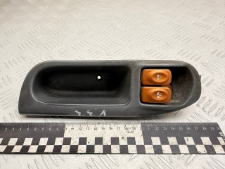 кнопка стеклоподъемника двери Renault Scenic RX4 1 поколение 2002, 1.9 л., F9Q 740, дизель, МКПП, полный привод, 24359, 7700431172, 166696, 27262