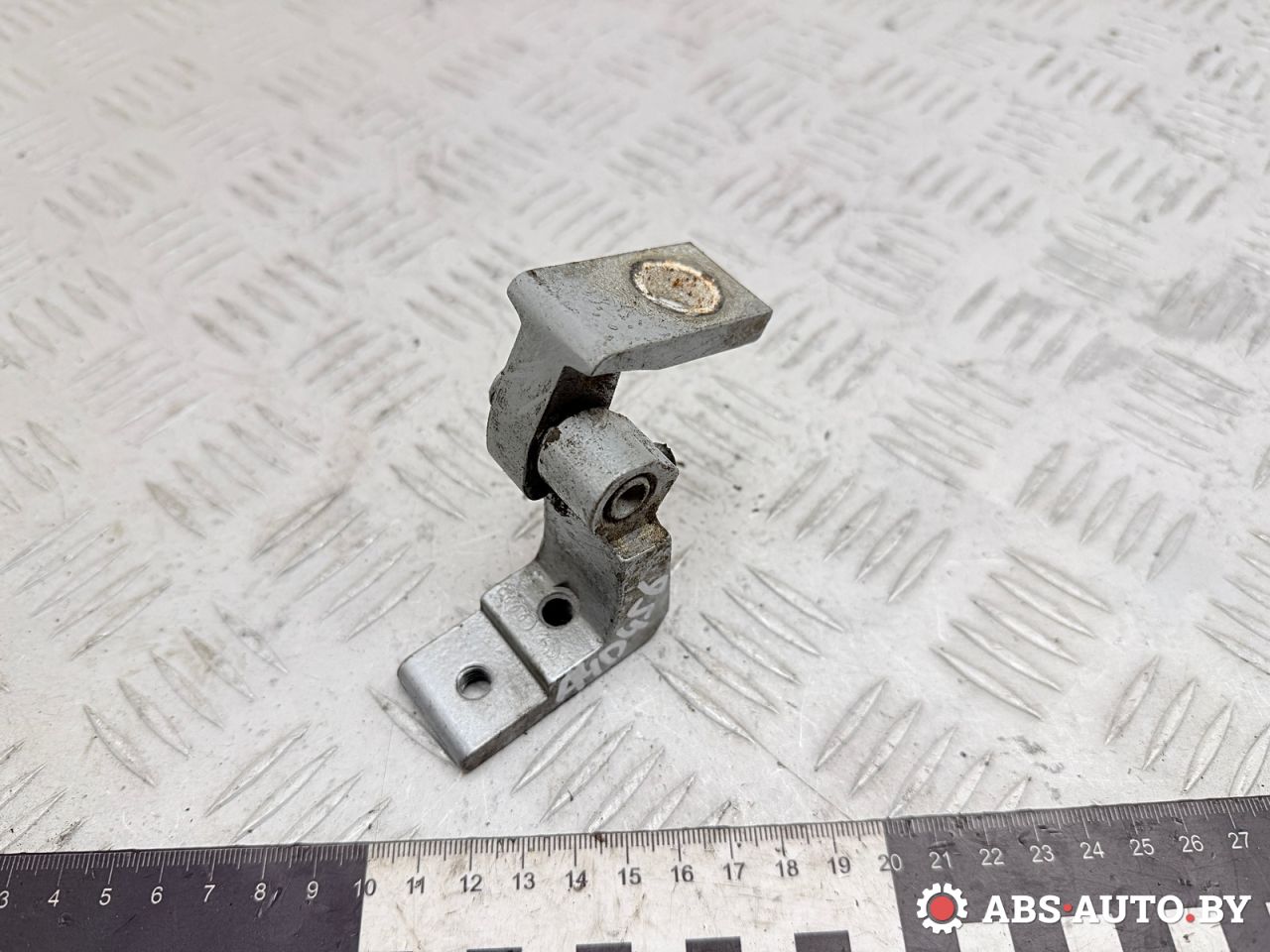 петля двери Audi A6 4B/C5 1997, 1.9 л., AFN, дизель, МКПП, седан, 4B0833401B - фото №1