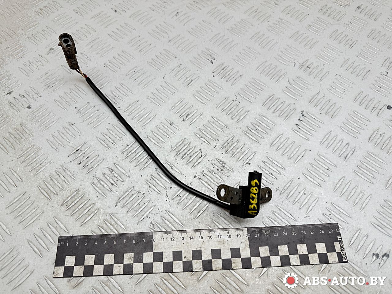 датчик коленвала Renault Scenic 1 поколение 1997, 2.0 л., F3R 796, бензин, МКПП, 10175022, 7700739794, 7700728637, 7700728638, 7700739793, 7700748442, 7700859831, 6PU009146021, MD321888, RZ9097H - фото №1