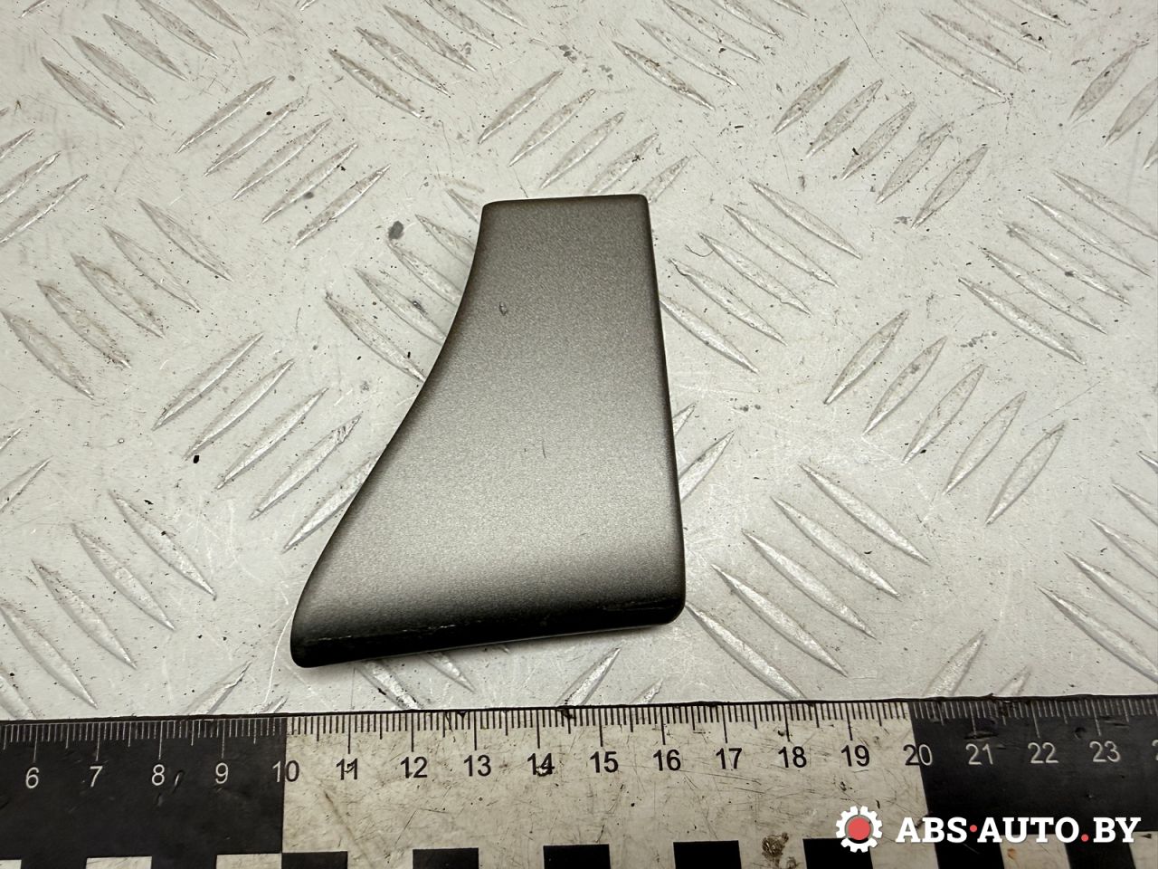 Декоративная накладка центральной консоли Opel Vectra C 2004, 2.2 л., Y 22 DTR, дизель, МКПП, седан, 13104996 - фото №1