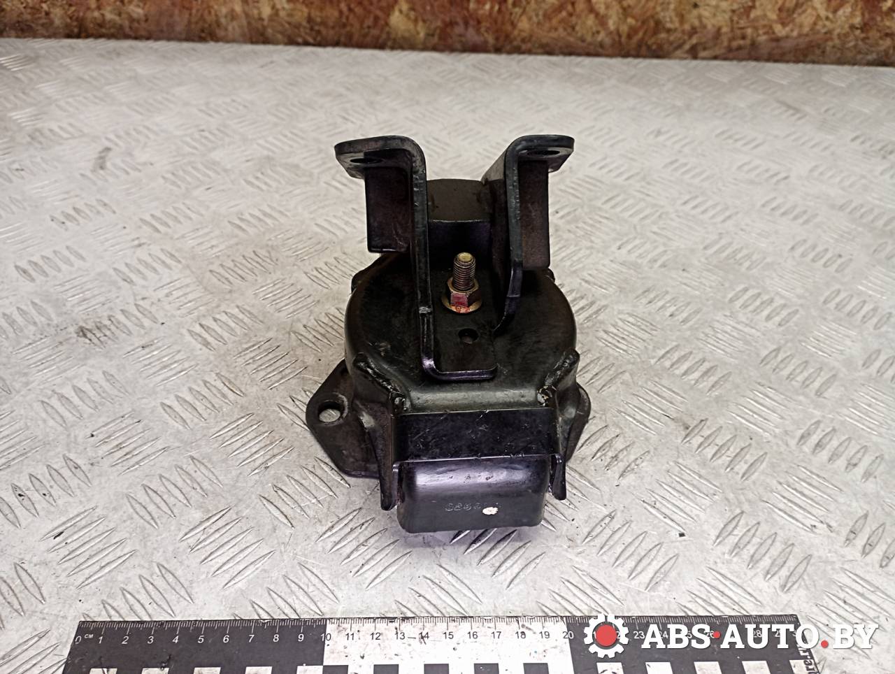 подушка крепления двигателя Mitsubishi Pajero 3 поколение 2002, 3.2 л., дизель, МКПП, внедорожник 3 дв., MR554231 - фото №1