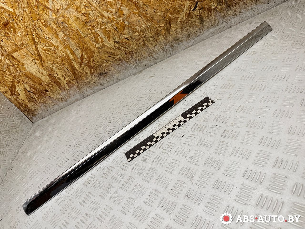 молдинг двери передней правой Citroen C5 2 поколение 2009, 2.7 л., UHZ (DT17BTED4), дизель, АКПП, седан, 9681804380 - фото №1